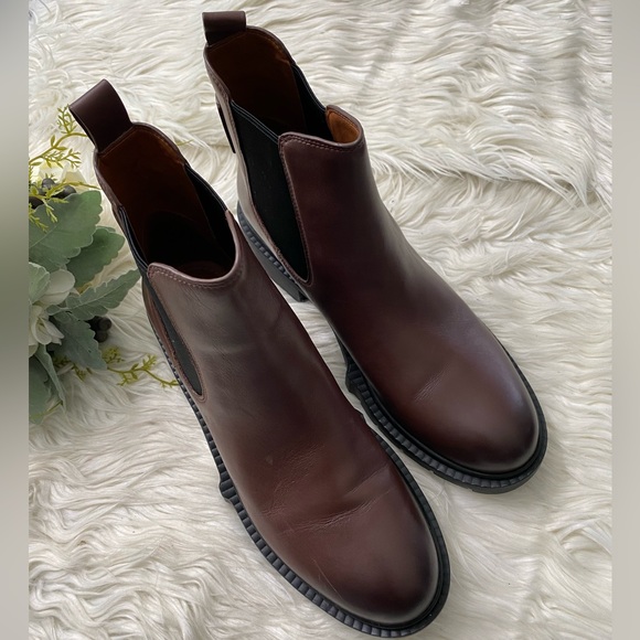 NWT COACH
Lyden Leather Chelsea Booties - Picture 5 of 12
